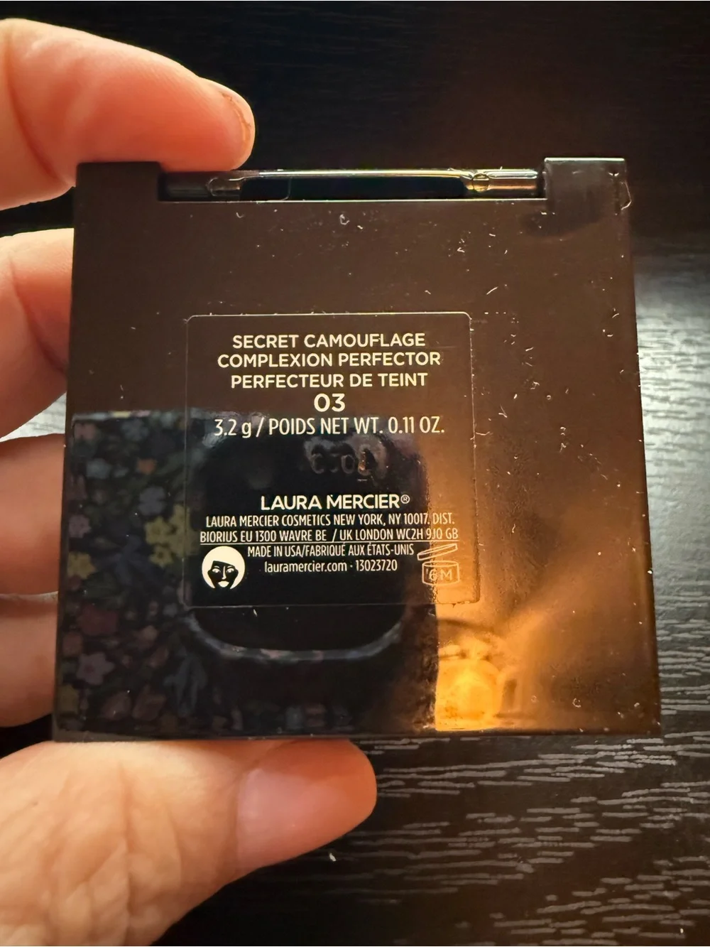 laura mercier glossy compact